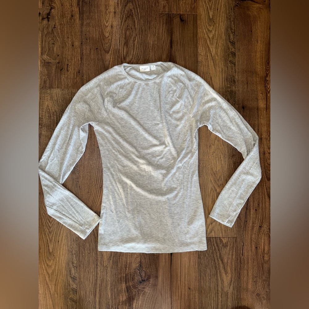 Aritzia Gray Long Sleeve Tee - Picture 2 of 5